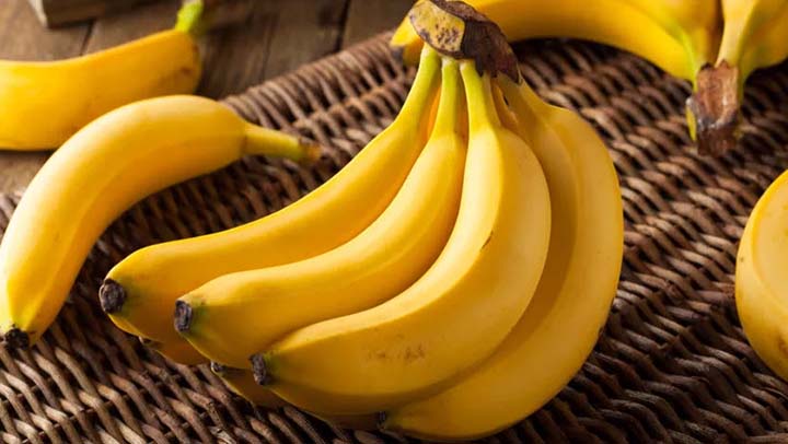 Esta mujer comió 2 bananas por dia durante 30 días continuos y su médico quedó paralizado cuando la vio