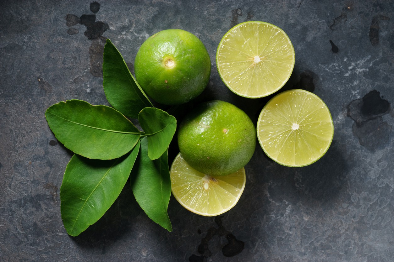 Agua tibia con limón: 8 propiedades y beneficios
